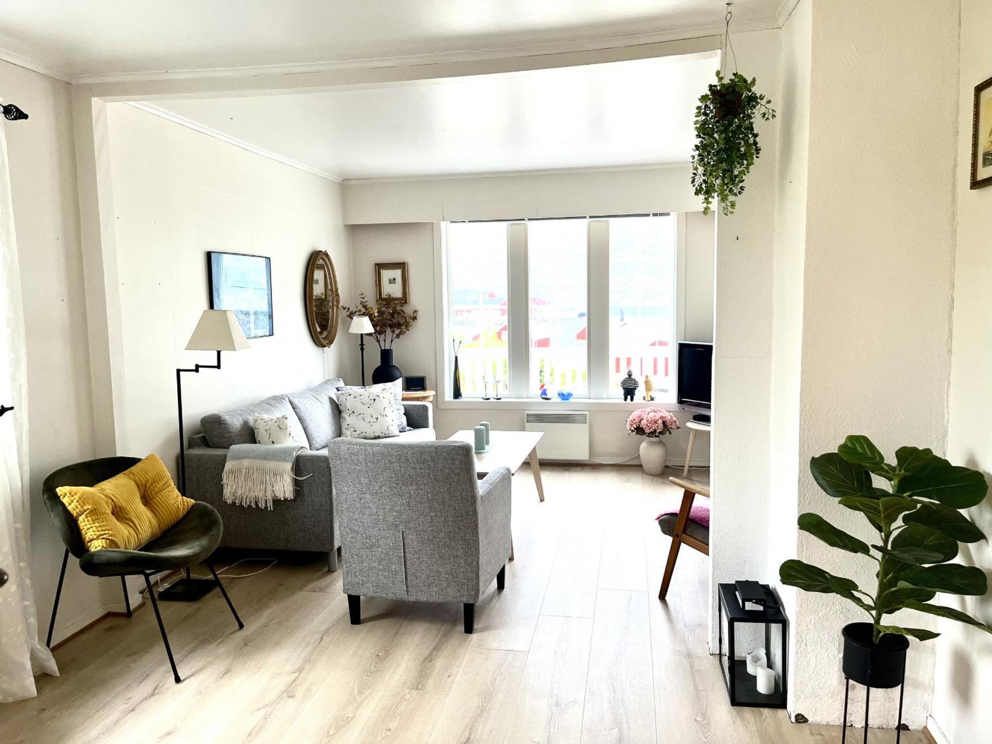 Koselig Nyrestaurert Hus Med Flott Utsikt! Villa Reine Eksteriør billede